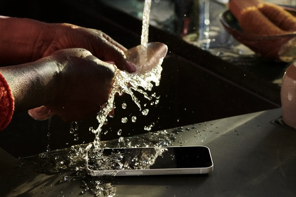 iPhone 13の防沫・防塵・耐水性能